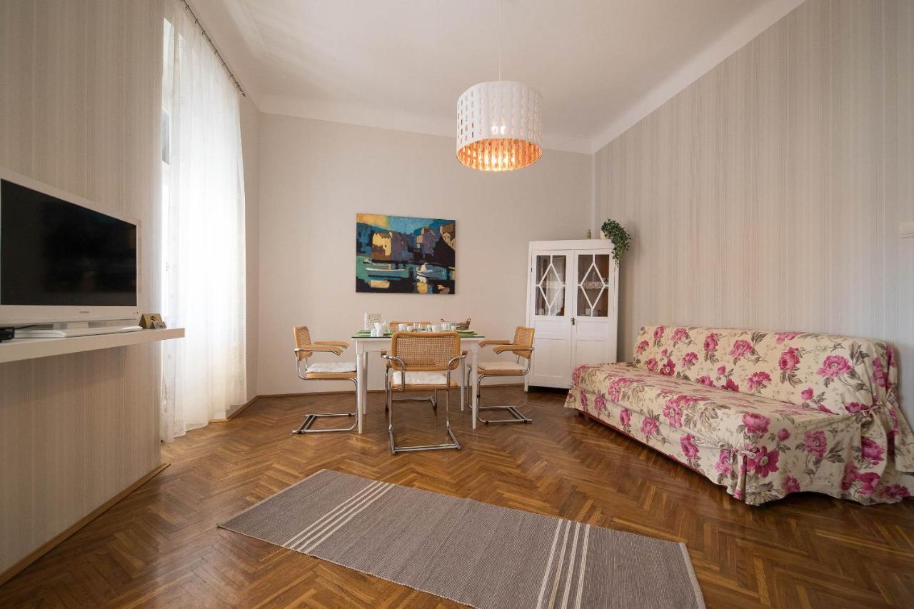 Apartmani Marion Crikvenica Ngoại thất bức ảnh